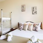 Hotel Aurora 2*