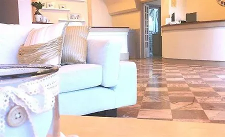 Aurora فندق 2*