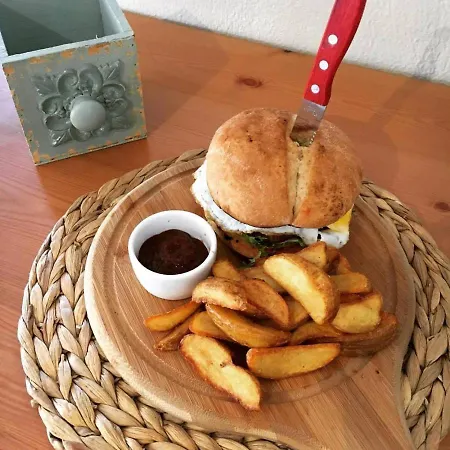 Aurora Агиос-Иоаннис-Перист