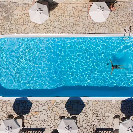 Отель Aurora 2*