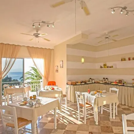 Aurora Hotel 2*